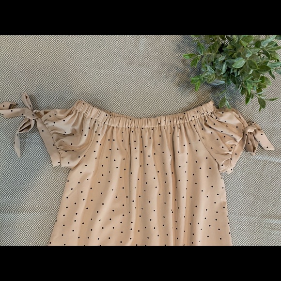 She and Sky Off-Shoulder Short Sleeve Dress - Picture 4 of 7